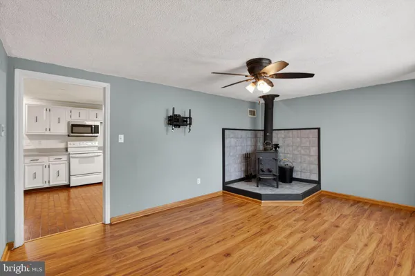 $300,000 | 9773 Emerald Lane, Newburg, MD 20664