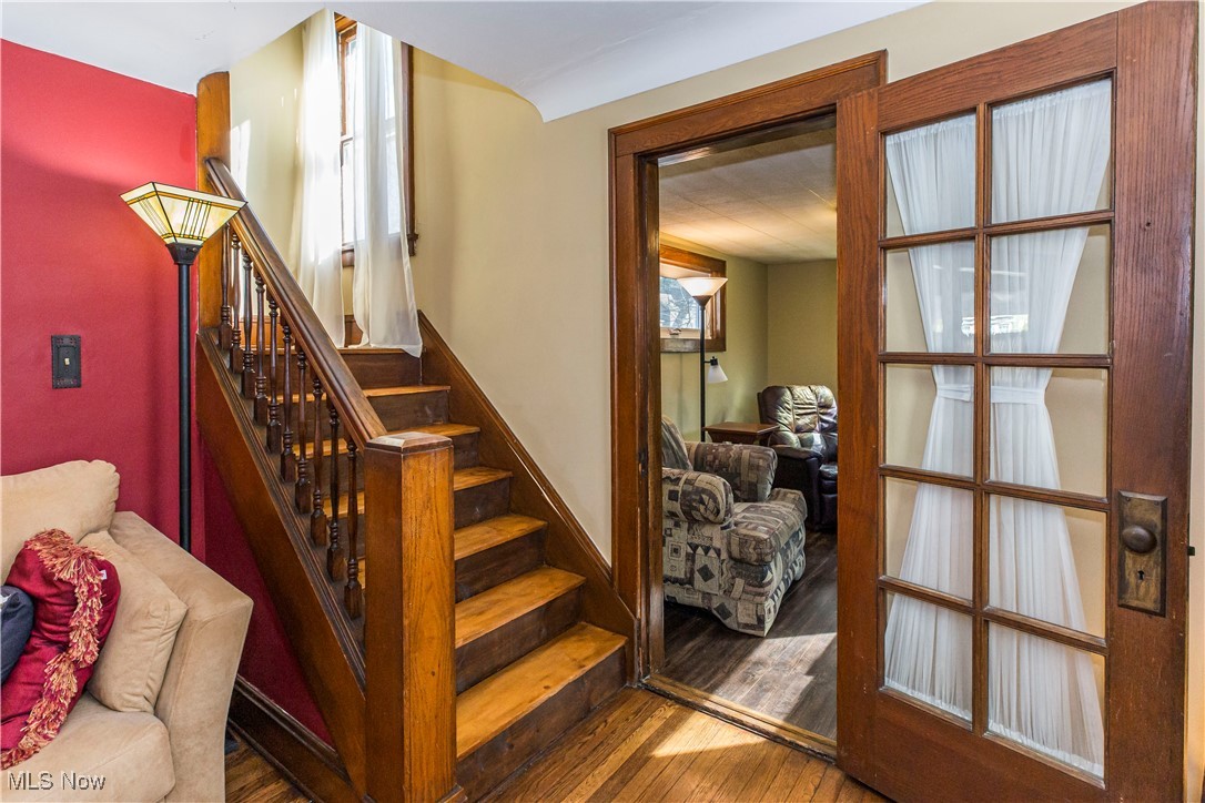 1577 Maple Road Cleveland Heights, OH 44121 - Photo 5 of 30 Staircase