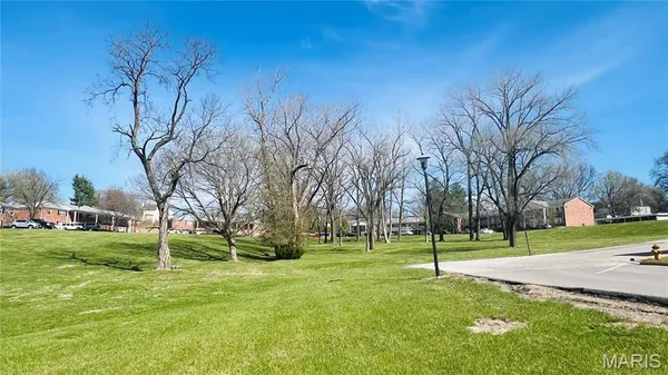 $104,900 | 3122 Carnaby Lane, Unit A, Bridgeton, MO 63044