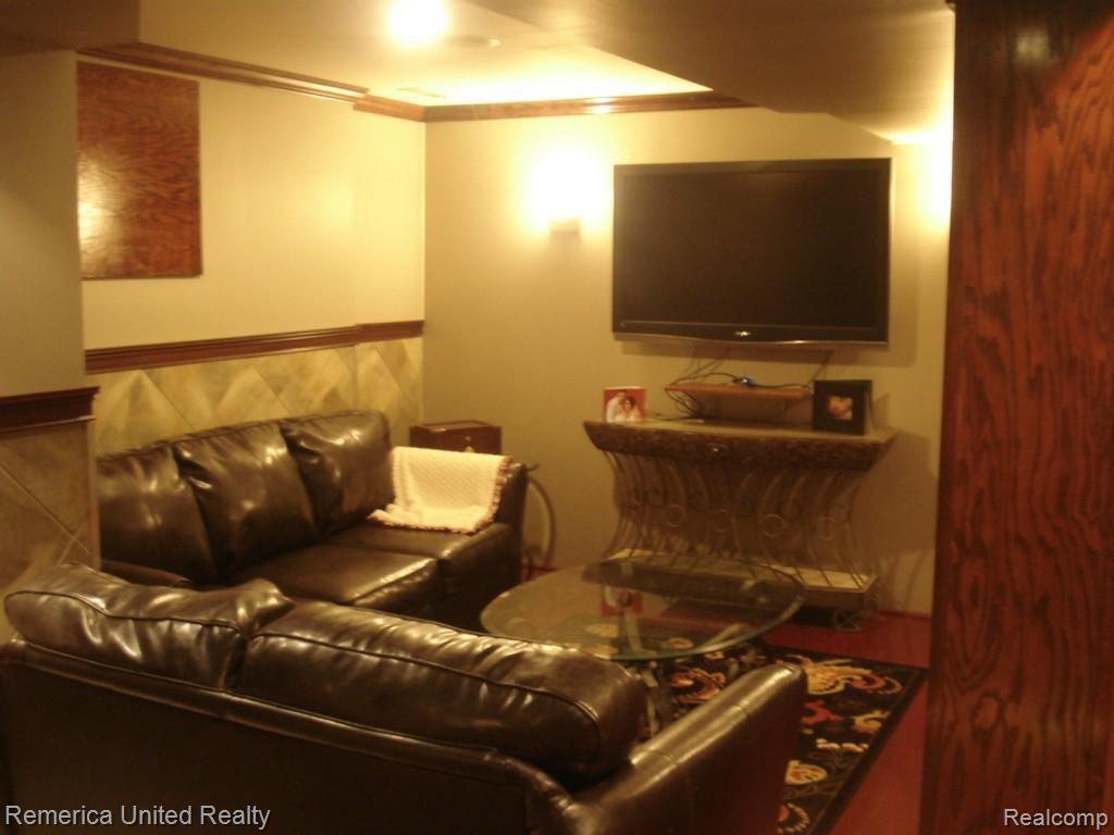 49816 Potomac Road Canton, MI 48188 - Photo 39 of 44 POTOMAC 010.jpg