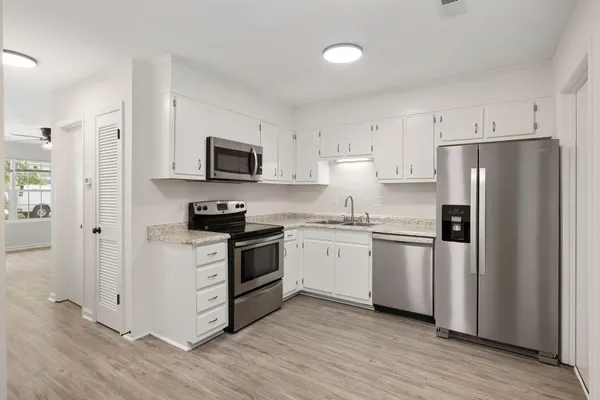 $1,995 | 270 Fleming Road, Unit D, Charleston, SC 29412