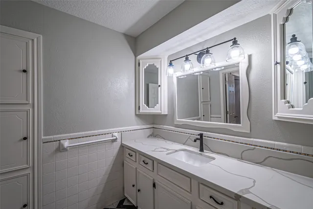 $6,975 | 17615 Swansbury Drive, Cypress, TX 77429