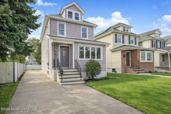 $885,000 | 332 Willowbrook Road | Westerleigh