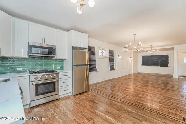 $885,000 | 332 Willowbrook Road | Westerleigh