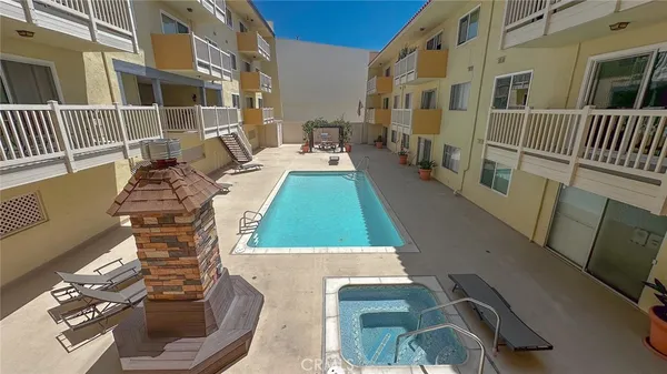 $640,000 | 1707 Pacific Coast Highway, Unit 507, Hermosa Beach, CA 90254
