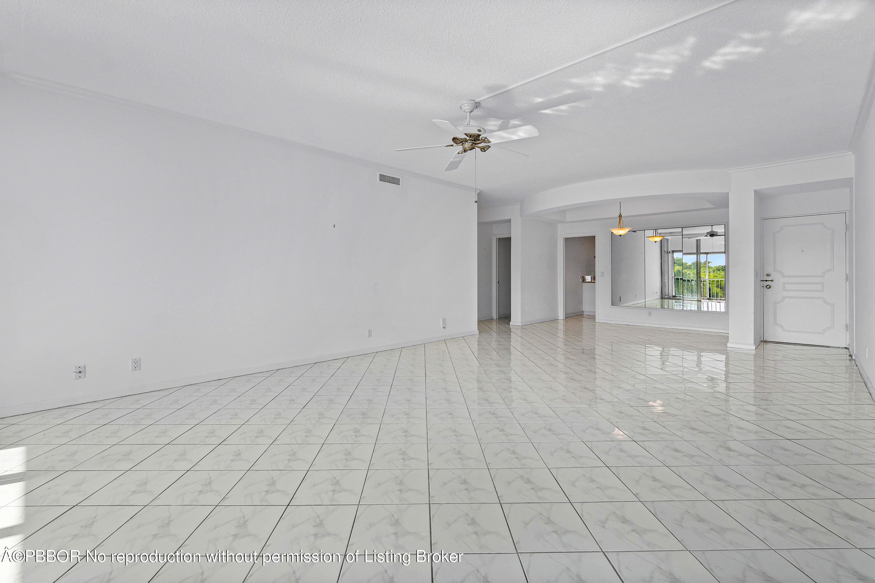 2165 Ibis Isle Road, Unit 6 Palm Beach, FL 33480 - Photo 9 of 30 great room