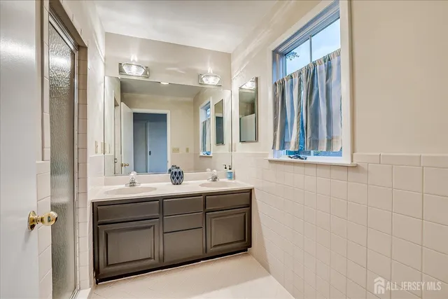 $1,095,000 | 34 Prospect Avenue, Plainsboro, NJ 08536