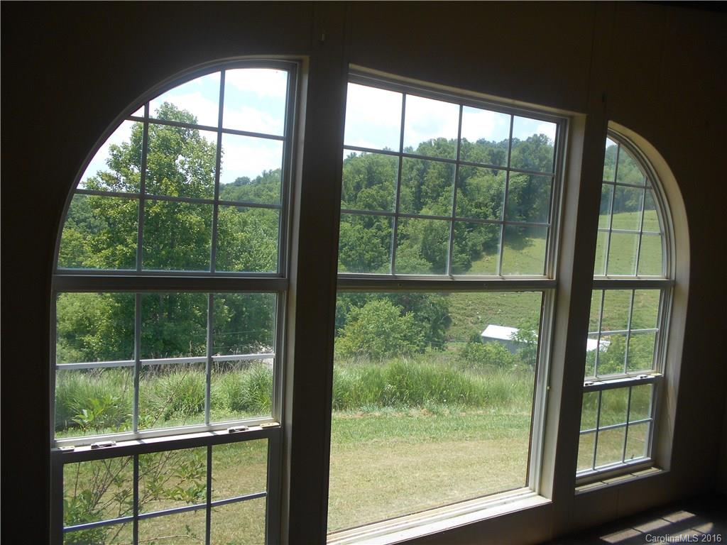 1040 East Fork Road Marshall, NC 28753 - Photo 18 of 24 Gallery Image 18