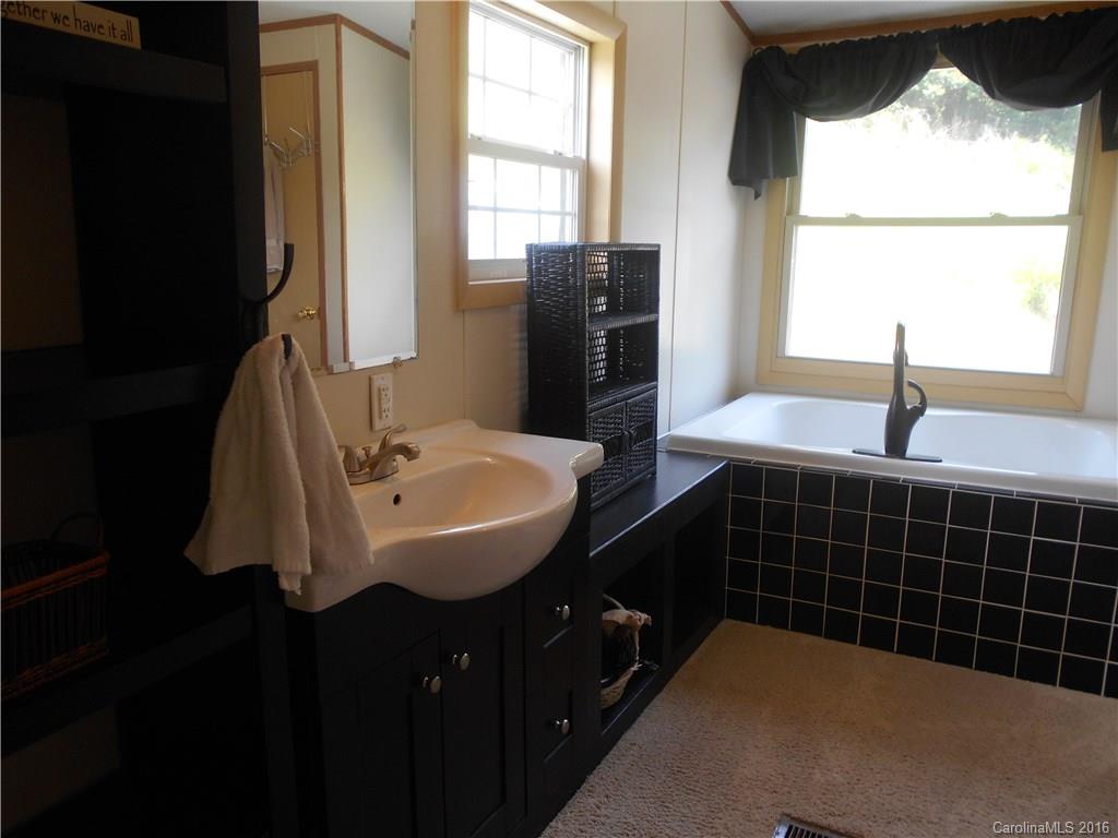 1040 East Fork Road Marshall, NC 28753 - Photo 21 of 24 Gallery Image 21