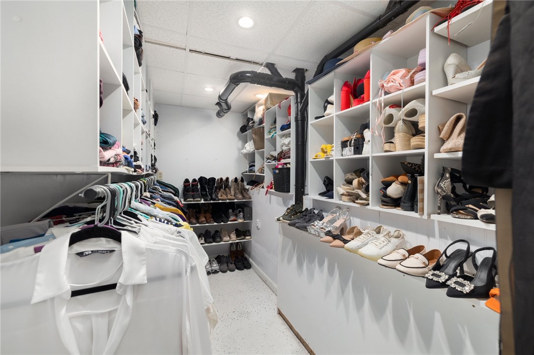 29 Longfellow Drive Coventry, RI 02816 - Photo 17 of 36