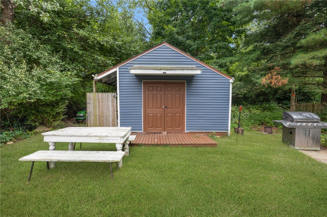 29 Longfellow Drive Coventry, RI 02816 - Photo 28 of 36