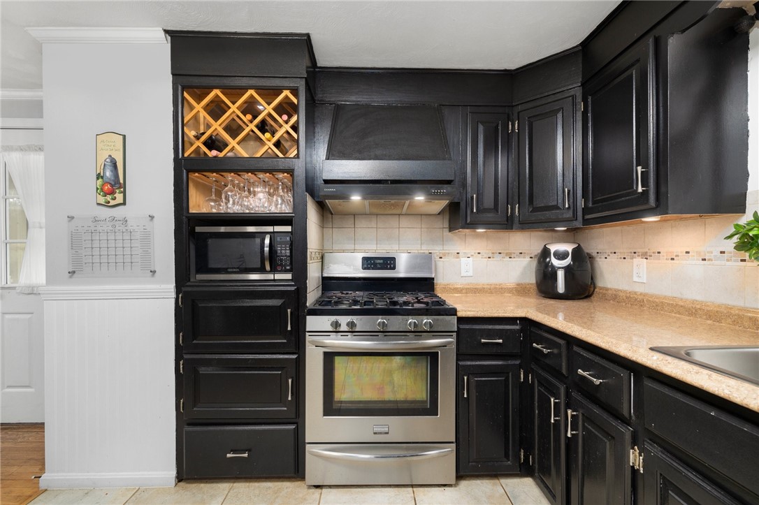 29 Longfellow Drive Coventry, RI 02816 - Photo 6 of 36