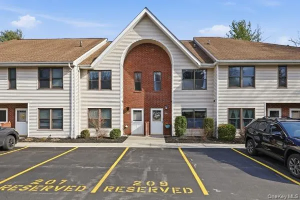 $329,000 | 209 Deer Ct Drive, Middletown, NY 10940