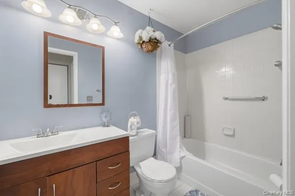$329,000 | 209 Deer Ct Drive, Middletown, NY 10940