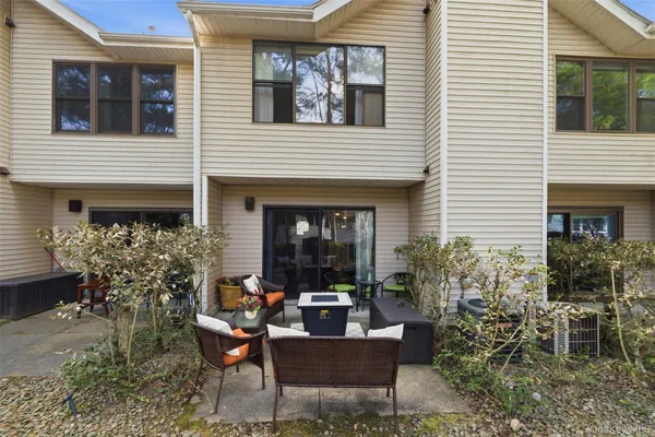 $329,000 | 209 Deer Ct Drive, Middletown, NY 10940