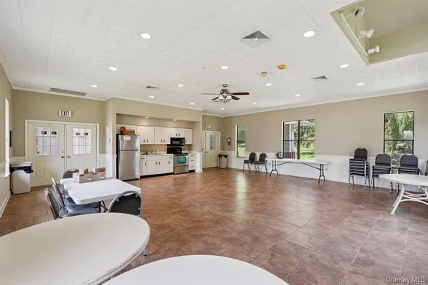 $329,000 | 209 Deer Ct Drive, Middletown, NY 10940