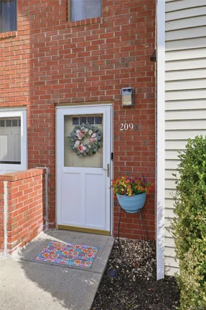 $329,000 | 209 Deer Ct Drive, Middletown, NY 10940