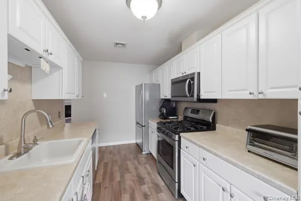 $329,000 | 209 Deer Ct Drive, Middletown, NY 10940