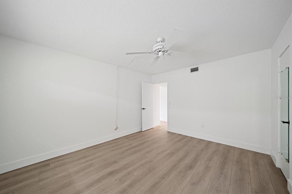 3818 Roxane Boulevard, Unit 157 Sarasota, FL 34235 - Photo 18 of 34