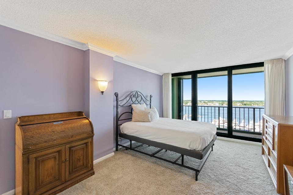 136 Lakeshore Drive, Unit PH10 North Palm Beach, FL 33408 - Photo 22 of 38