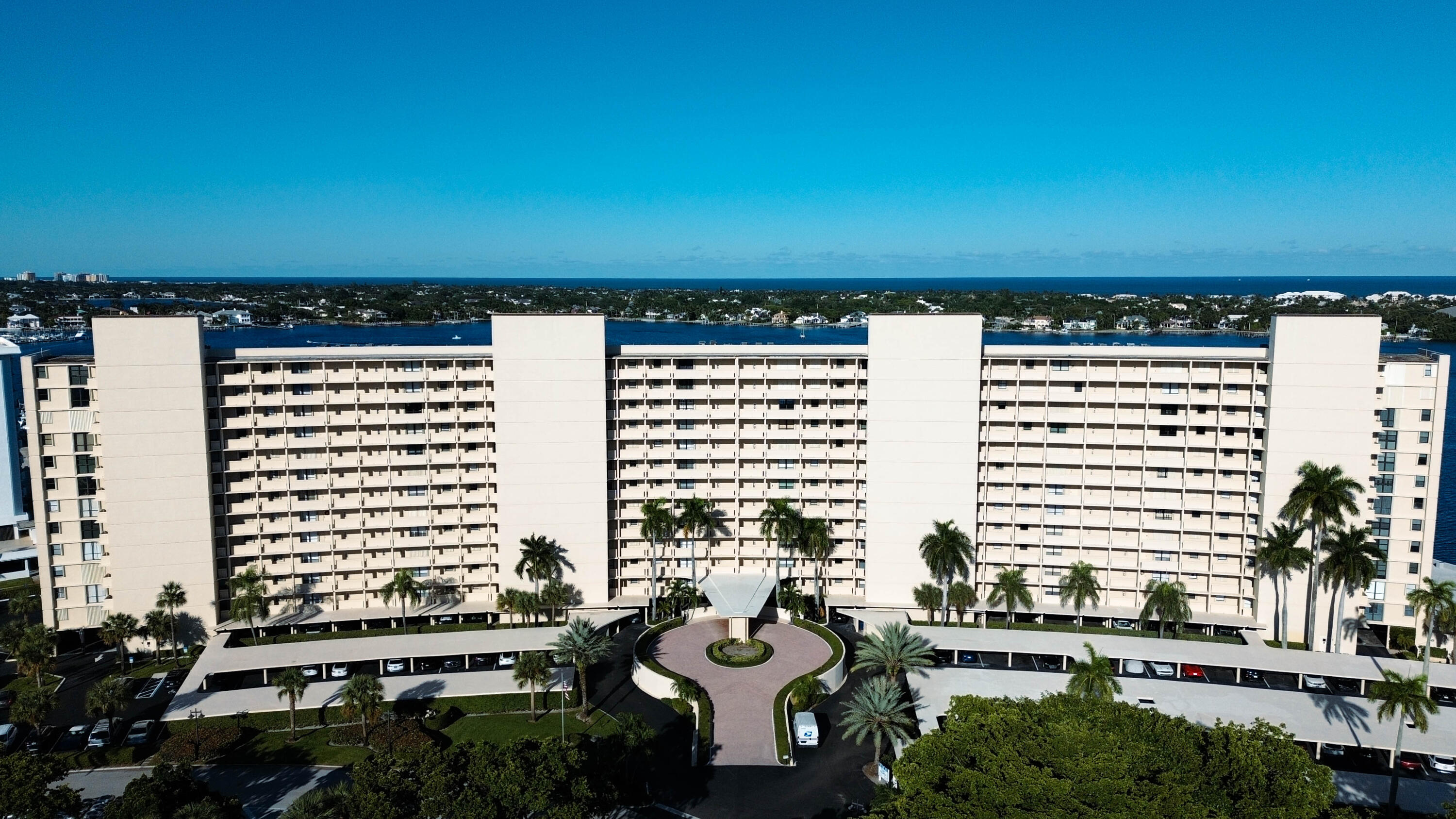 136 Lakeshore Drive, Unit PH10 North Palm Beach, FL 33408 - Photo 31 of 38 a view of a balcony with chairs