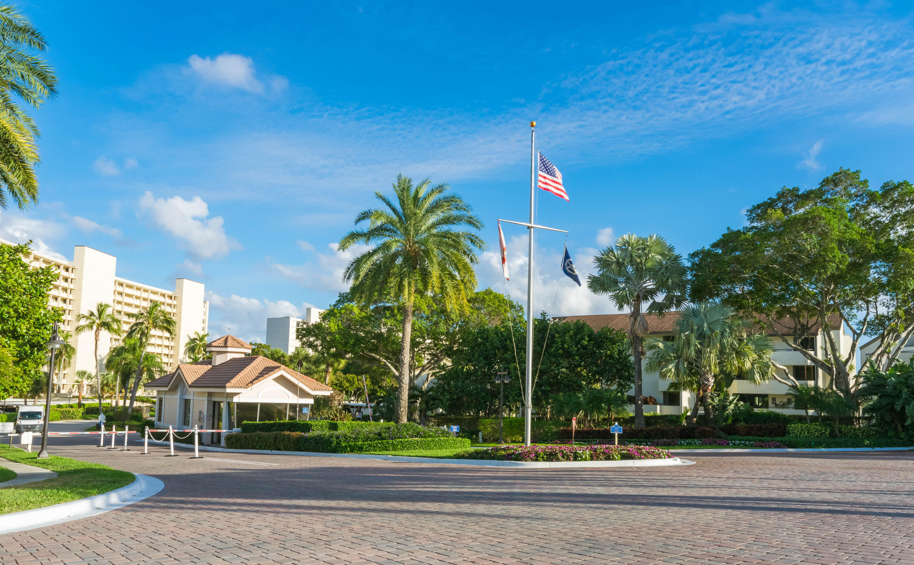 136 Lakeshore Drive, Unit PH10 North Palm Beach, FL 33408 - Photo 34 of 38 a view of street with tall buildings