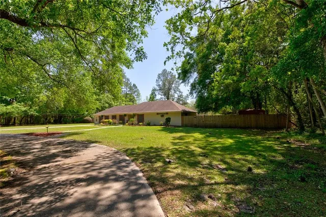 $370,000 | 232 Chateau Drive, Slidell, LA 70460