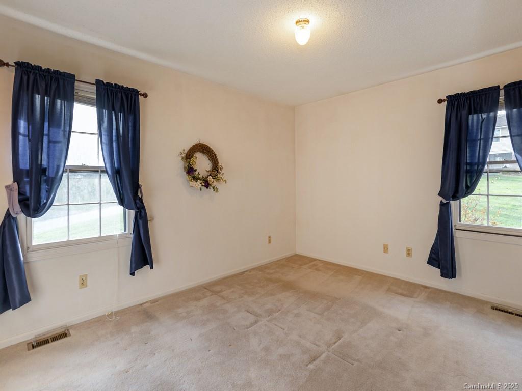 110 White Oak Road Arden, NC 28704 - Photo 12 of 14 Gallery Image 12