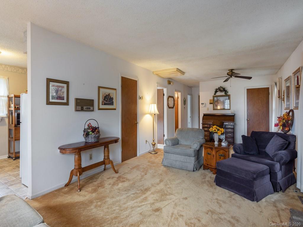 110 White Oak Road Arden, NC 28704 - Photo 5 of 14 Gallery Image 5