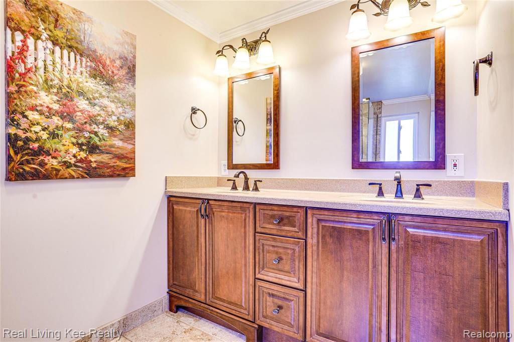 820 Downhill Lane Rochester Hills, MI 48307 - Photo 24 of 43