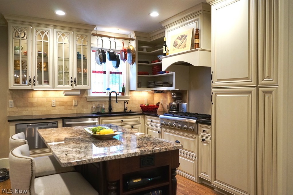 2880 Winthrop Road Cleveland, OH 44120 - Photo 9 of 29