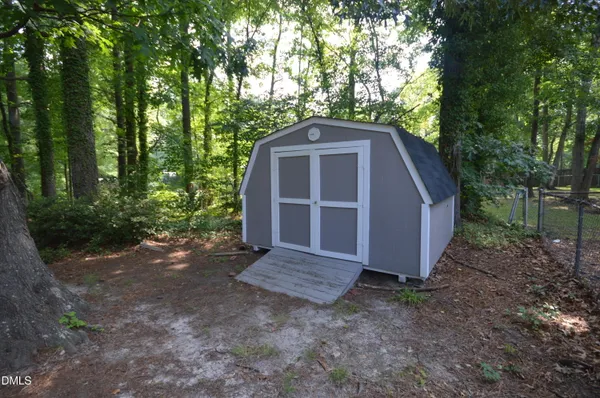 $1,800 | 309 Holtz Lane, Cary, NC 27511