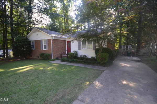 $1,800 | 309 Holtz Lane, Cary, NC 27511