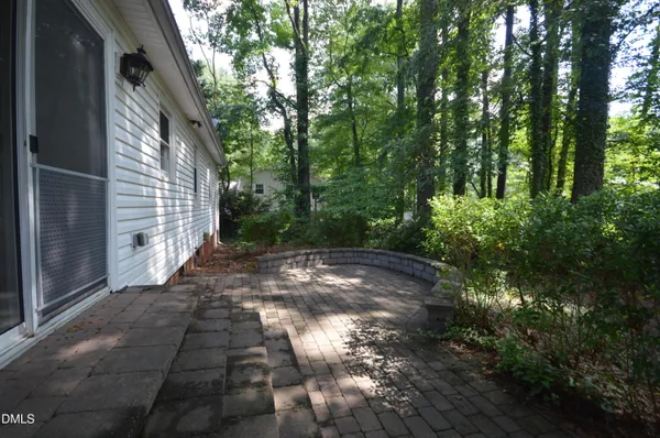 $1,800 | 309 Holtz Lane, Cary, NC 27511