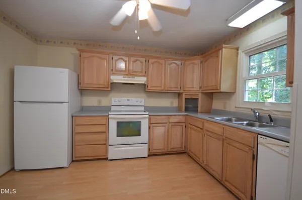 $1,800 | 309 Holtz Lane, Cary, NC 27511
