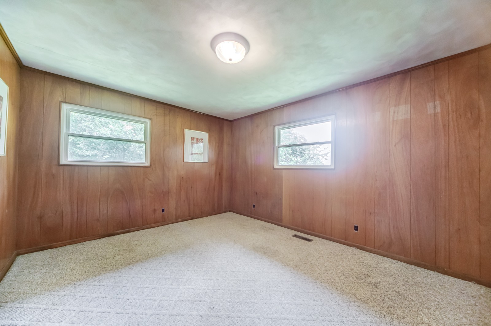 1353 Academy Road Portland, TN 37148 - Photo 21 of 35 an empty room with windows