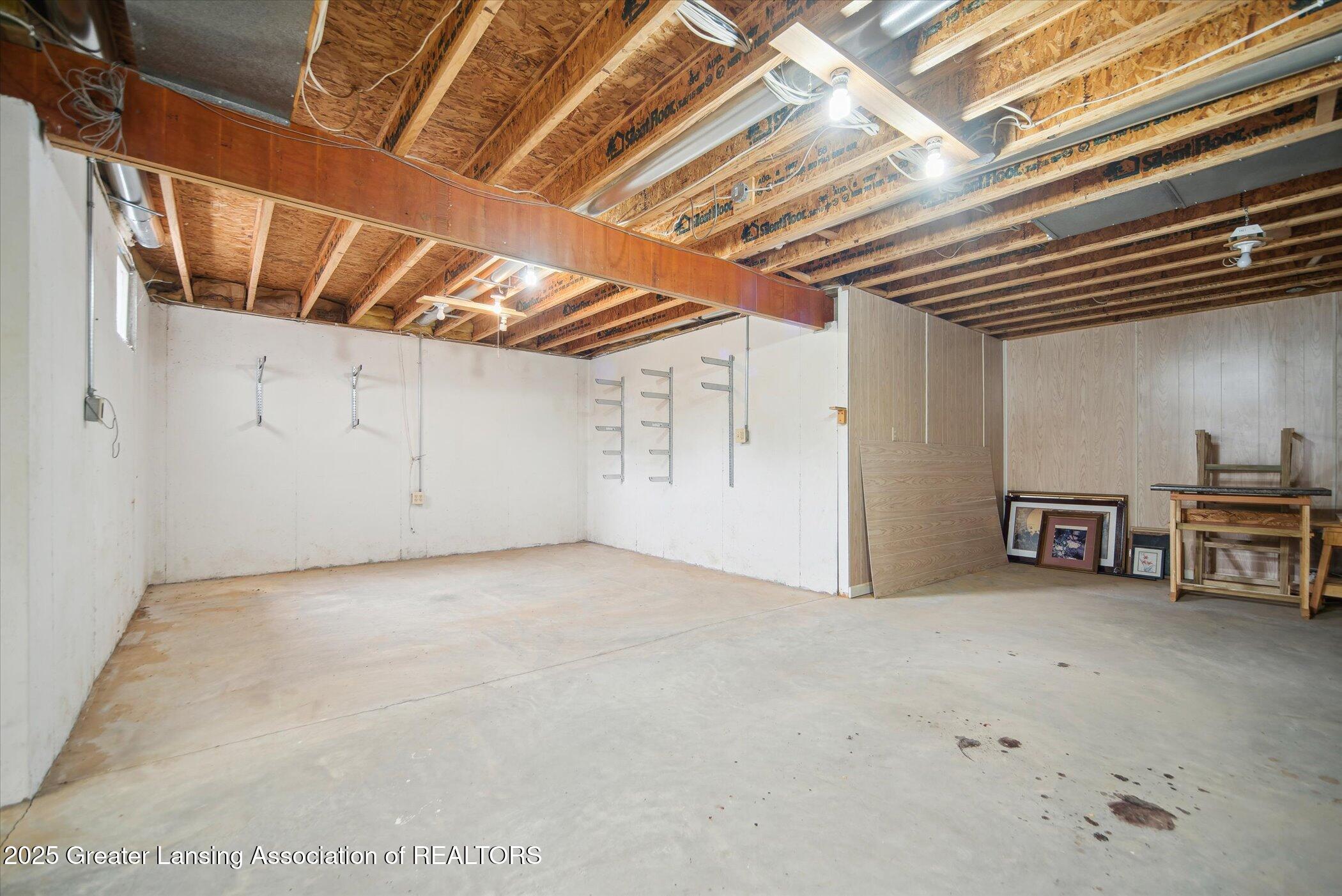 2711 Pine Tree Road Holt, MI 48842 - Photo 29 of 37 37-2711-Pine-Tree-Rd-Holt-MI-48842-Windo