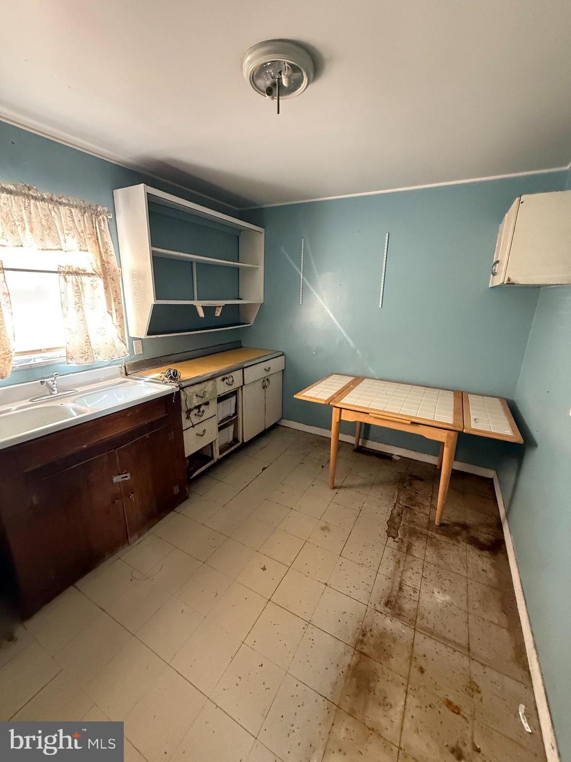 5720 Mitchell Road Levittown, PA 19057 - Photo 5 of 10