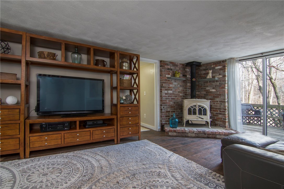 62 Dexter Road Scituate, RI 02857 - Photo 15 of 18 Gallery Image 15