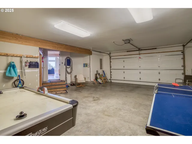 $1,300,000 | 5020 Northwest Lee Avenue, Lincoln City, OR 97367