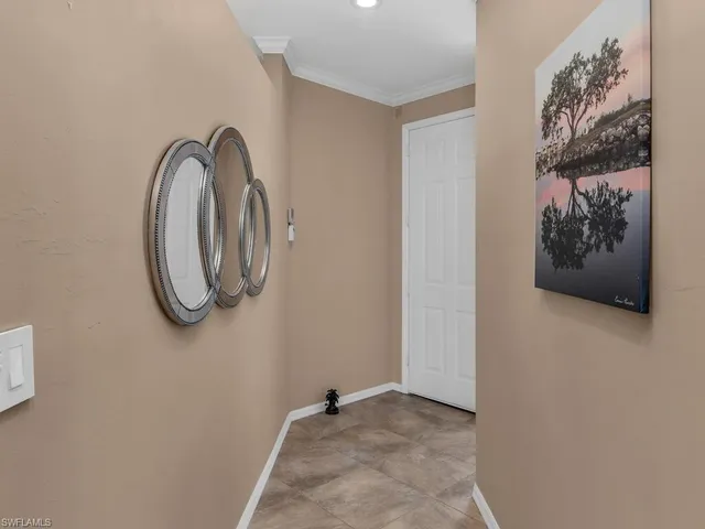 $725,000 | 317 Stella Maris Drive South, Naples, FL 34114