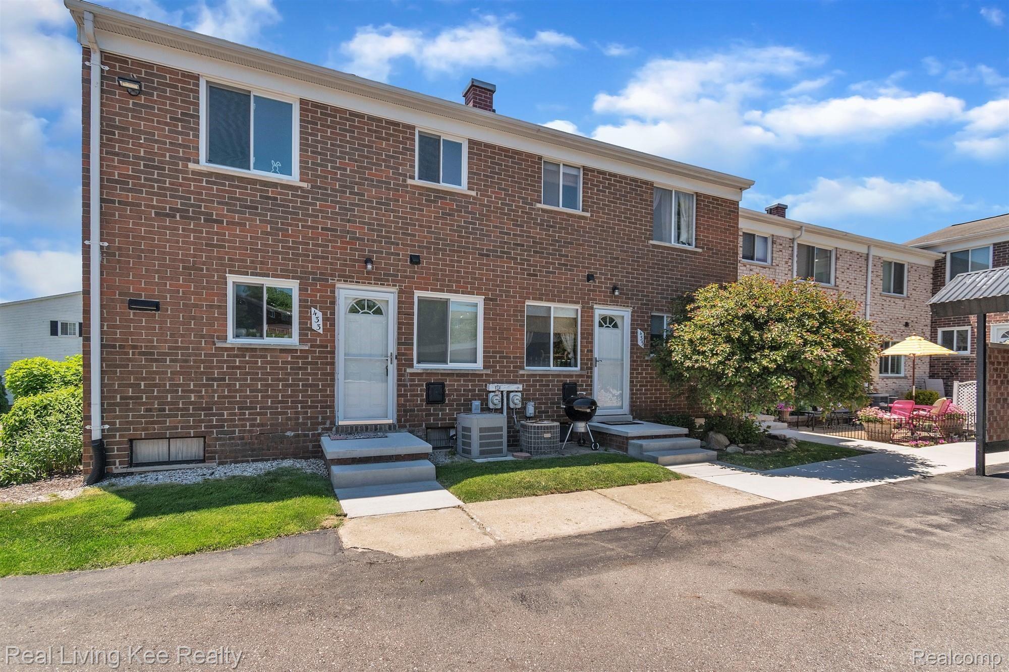 437 Baldwin Avenue, Unit 105 Rochester, MI 48307 - Photo 34 of 34 34-437-Baldwin-Rochester-MI-Windows.jpg