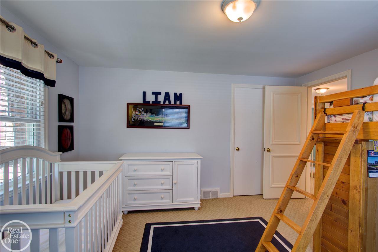1130 South Oxford Road Grosse Pointe, MI 48236 - Photo 14 of 48 31350591-13.JPG