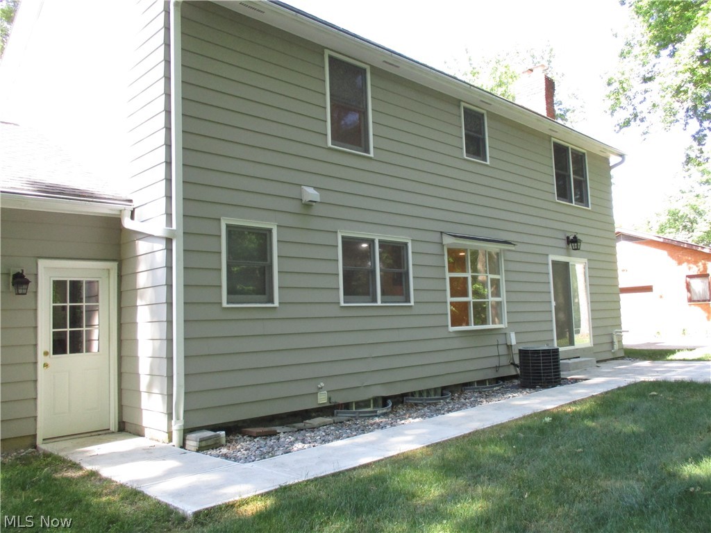 10520 Whitewood Road Brecksville, OH 44141 - Photo 4 of 27