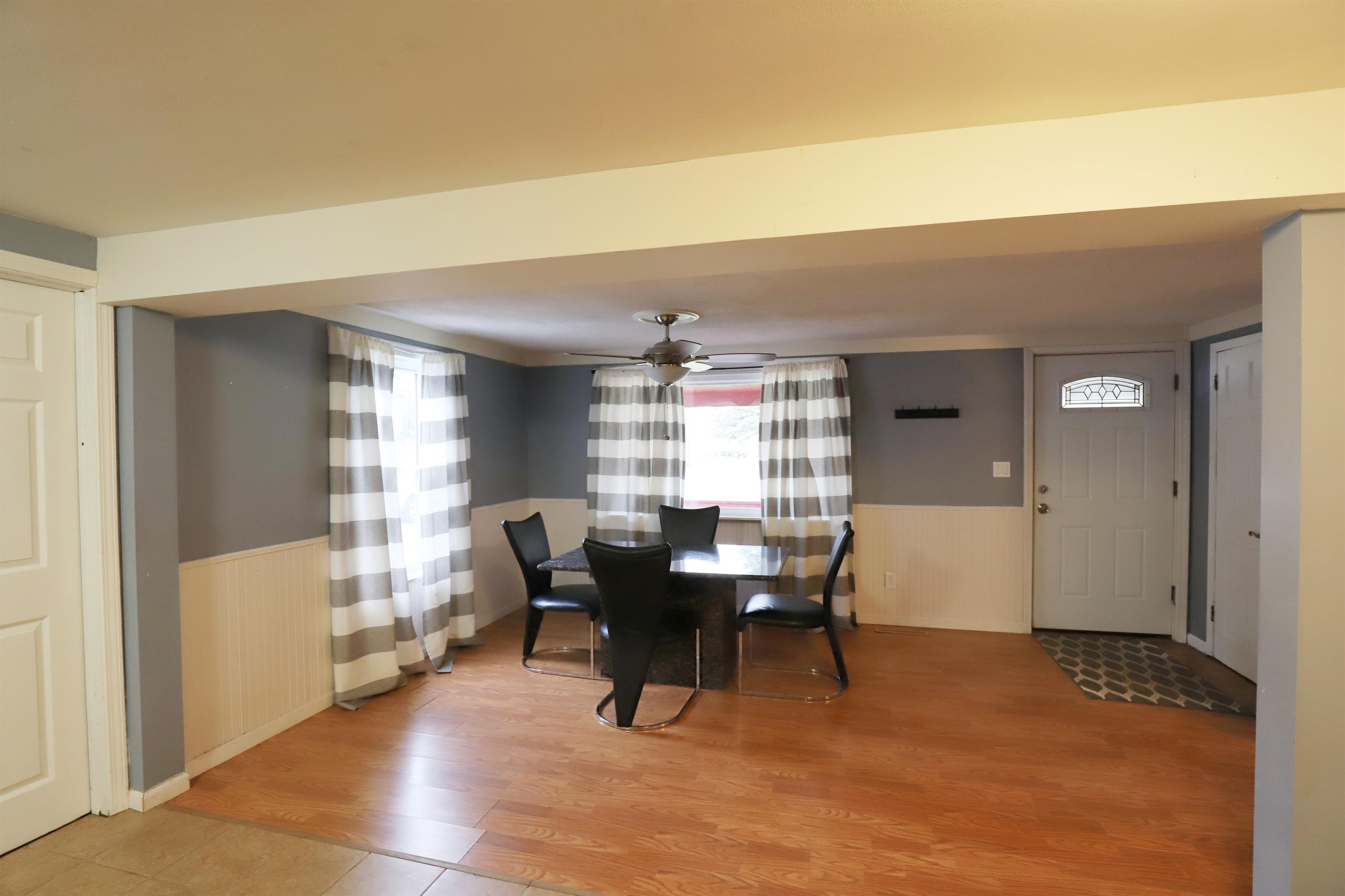11426 West Stanley Road Flushing, MI 48433 - Photo 6 of 30 50129294-da0c1ad2-476c-44c6-8b47-44691fe2870f.JPG