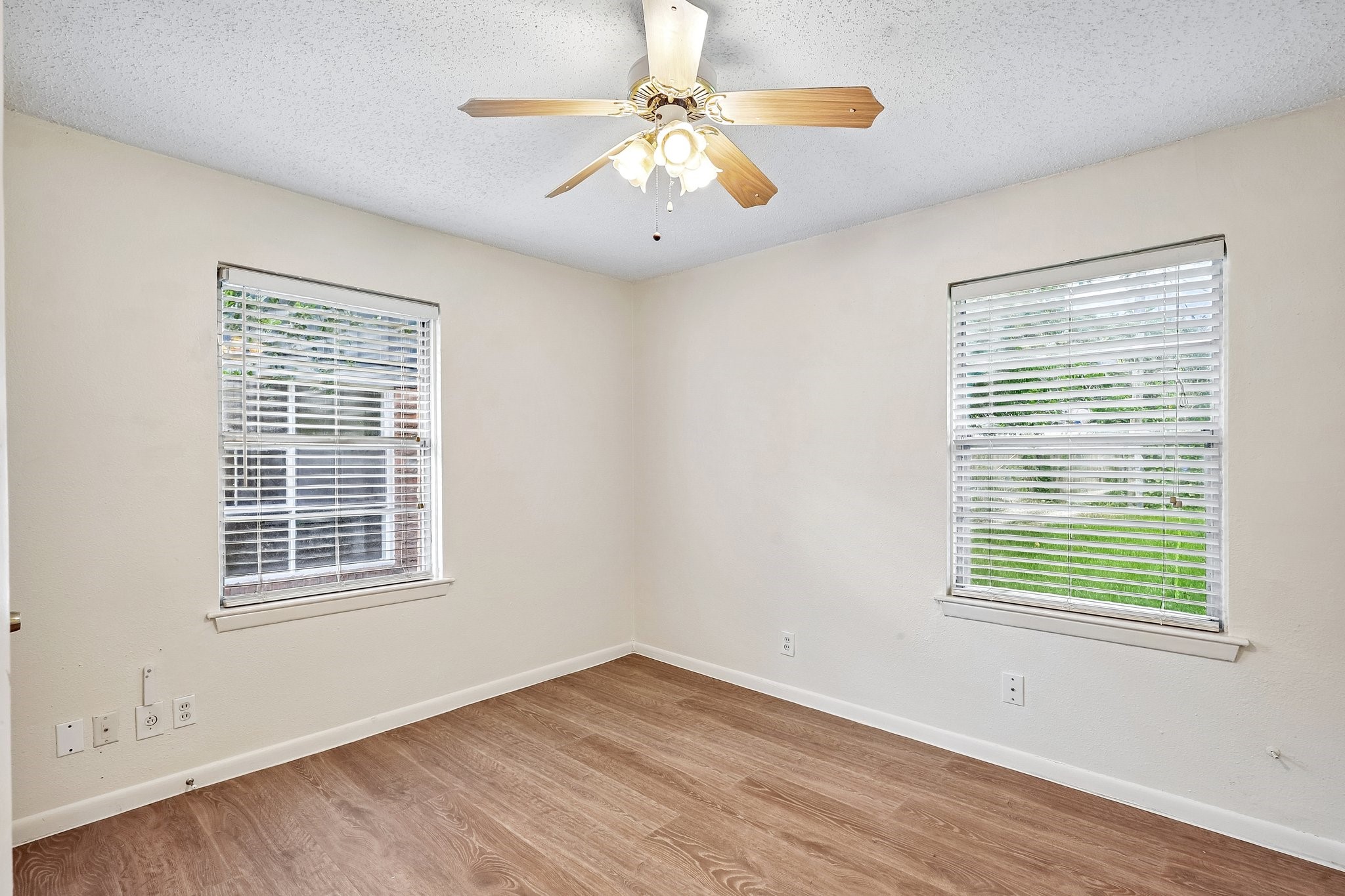 6401 Rowan Lane Houston, TX 77074 - Photo 12 of 21