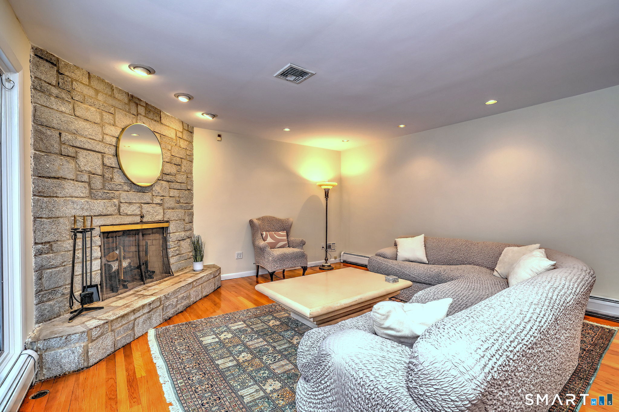 54 Tumblebrook Road Woodbridge, CT 06525 - Photo 2 of 30