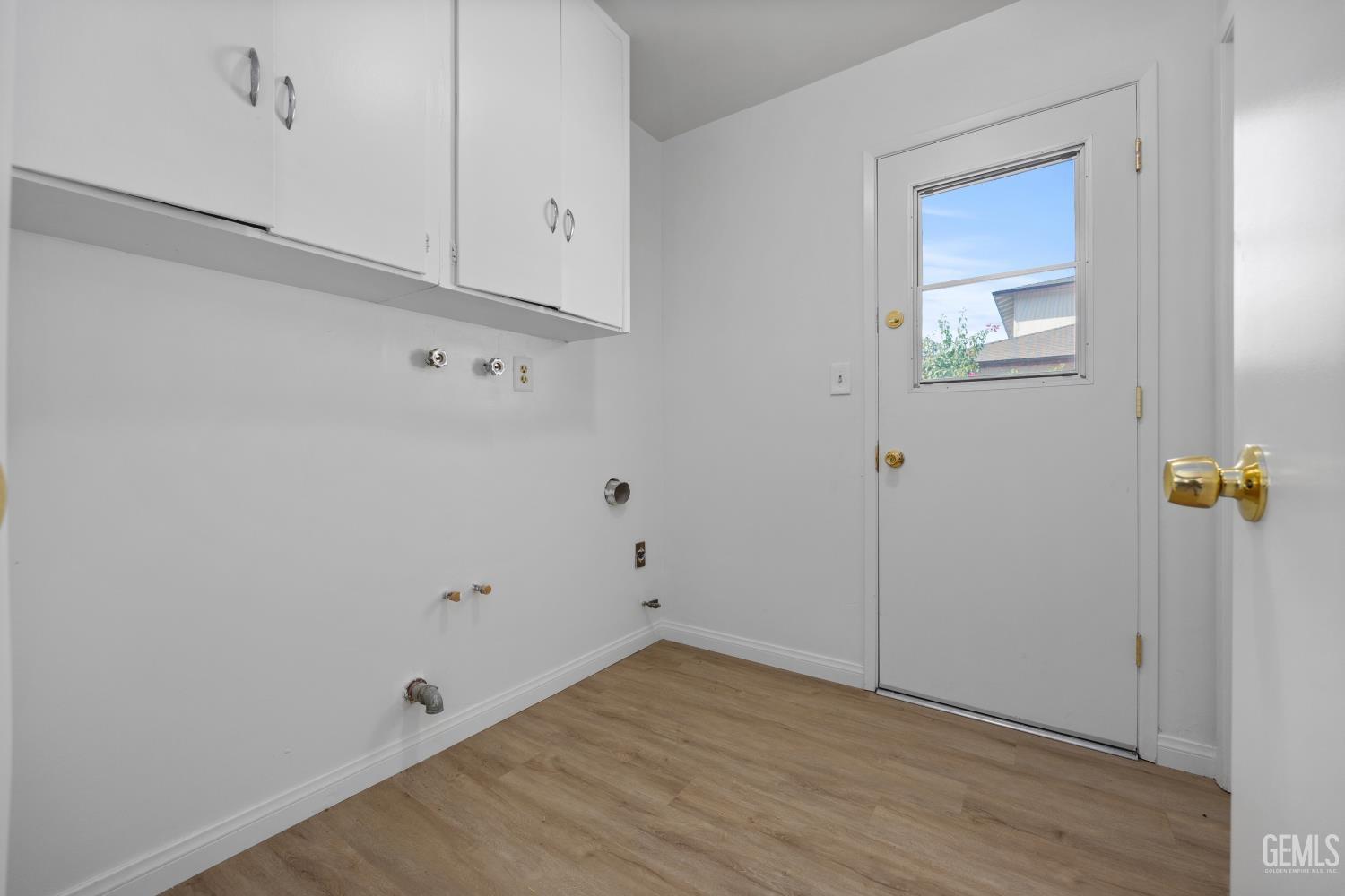 Undisclosed Address Bakersfield, CA 93309 - Photo 28 of 33 a view of an empty room