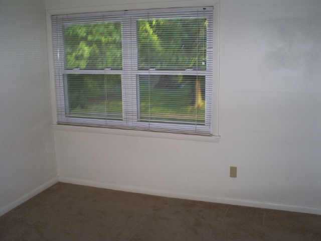 1040 Afton Road Columbus, OH 43221 - Photo 8 of 10 Gallery Image 8