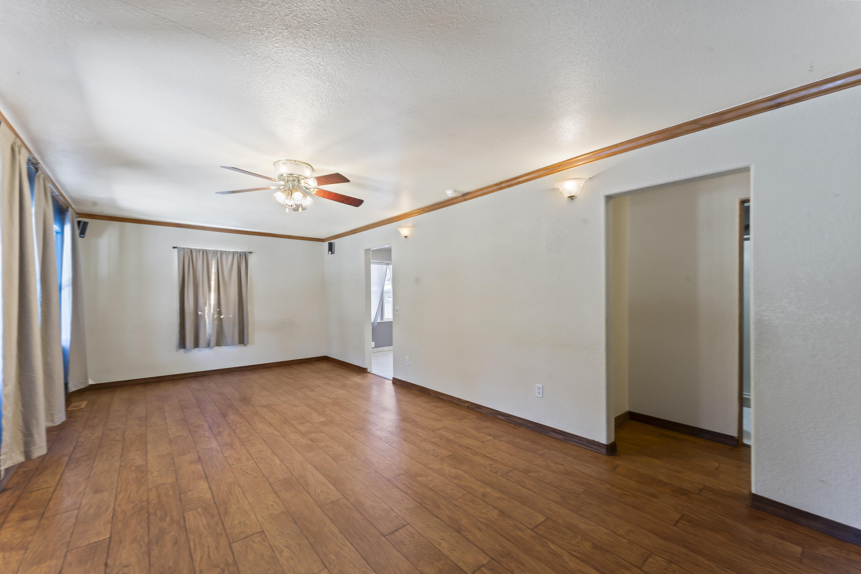 10431 Blackwell Road Central Point, OR 97502 - Photo 12 of 56 12